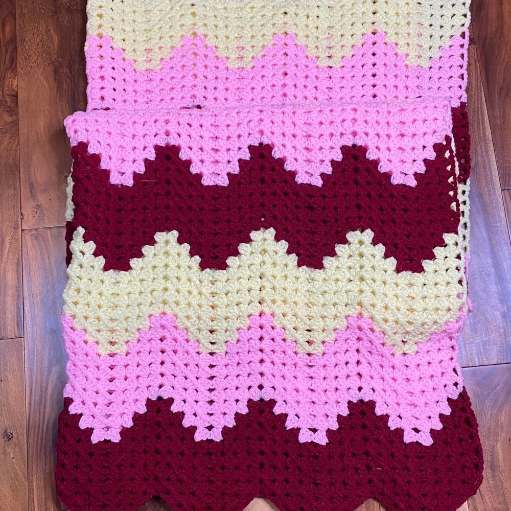 Multicolor Knit Afghan Chevron - Picture 2 of 3